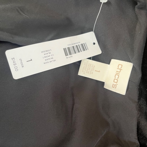 Chicos black velvet jack with gold buttons - Picture 4 of 4